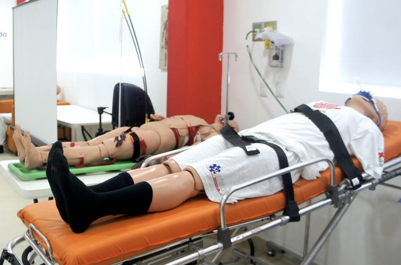 IMCA Diver Medic Technician (DMT) Course (Cancun - Mexico) - Image 23